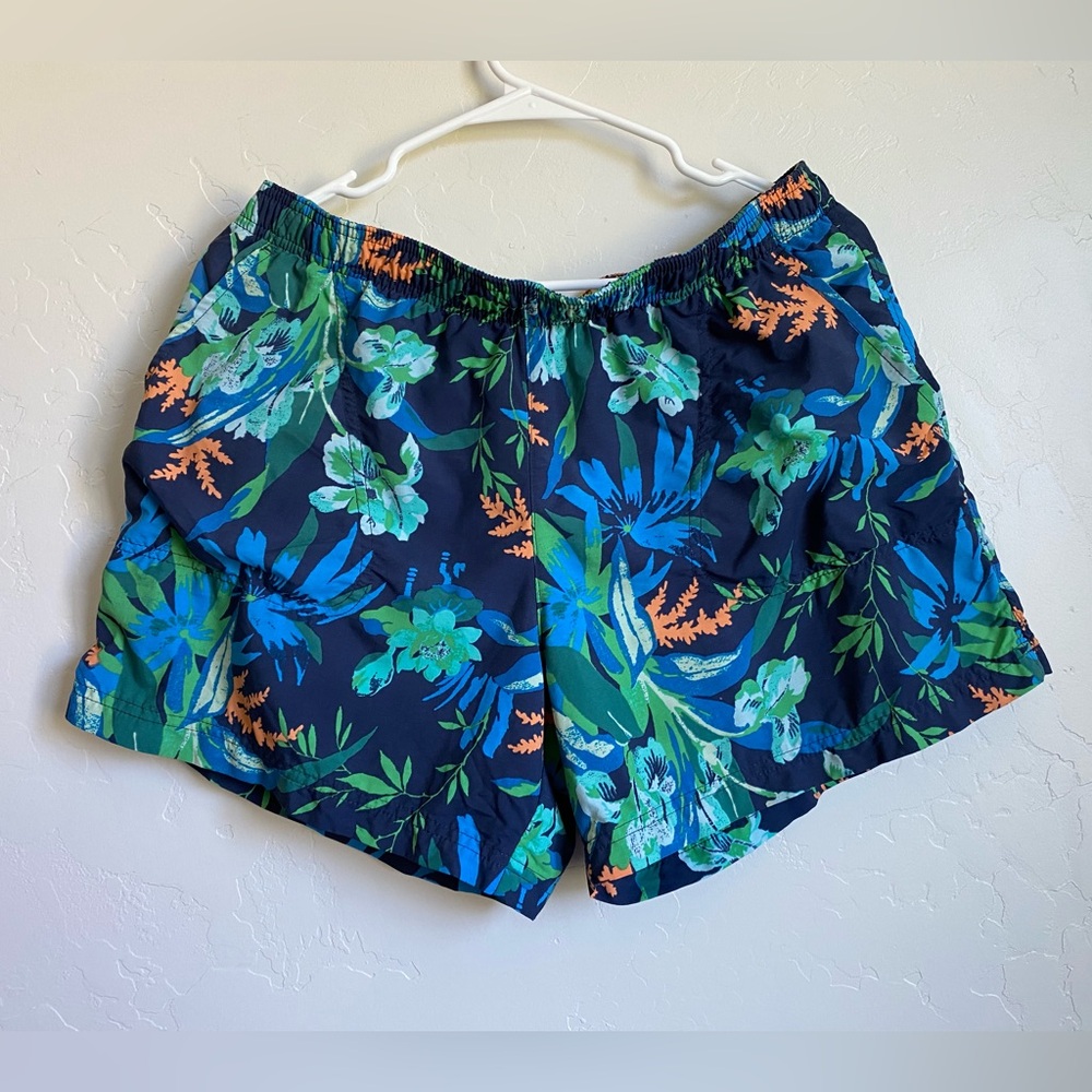 Women swim shorts with pockets and a bonus one with a zipper in the back!